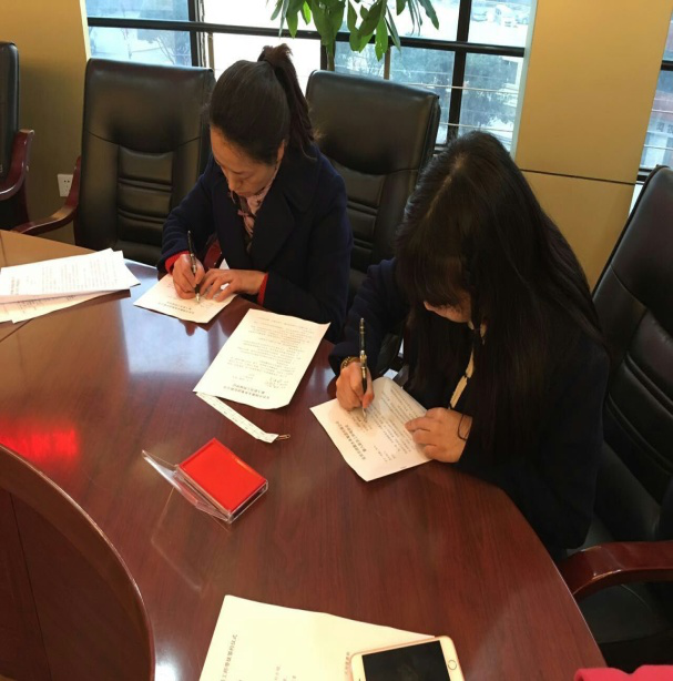 簽訂“師帶徒”協(xié)議 促使新員工成長(zhǎng)
