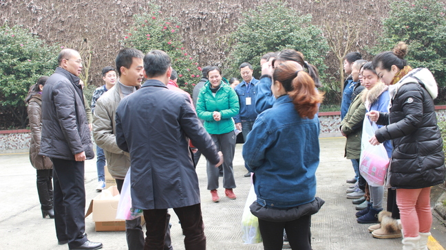 宜賓市政府領(lǐng)導(dǎo)春節(jié)慰問(wèn)水廠一線員工