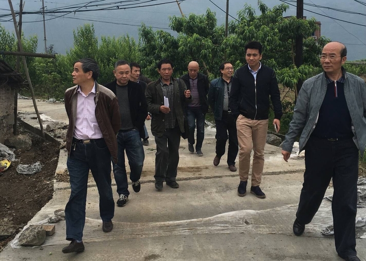 結(jié)對(duì)幫扶暖人心 實(shí)地考察聽民聲