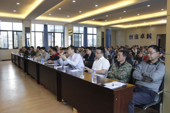集團(tuán)公司隆重召開(kāi)用戶座談會(huì)“開(kāi)門納諫強(qiáng)服務(wù)”