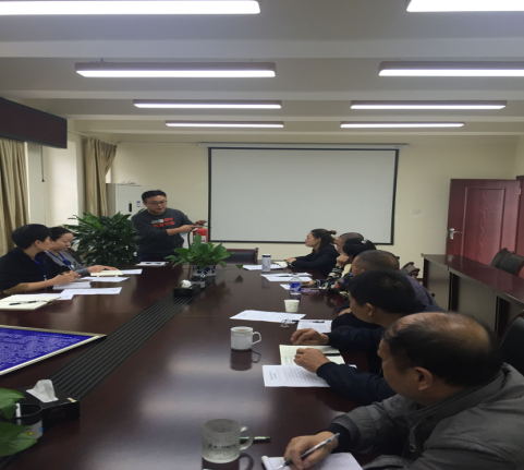 臨港公司營(yíng)銷部開(kāi)展安全知識(shí)和業(yè)務(wù)培訓(xùn)