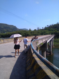 勤勤懇懇為工作，認認真真為百姓