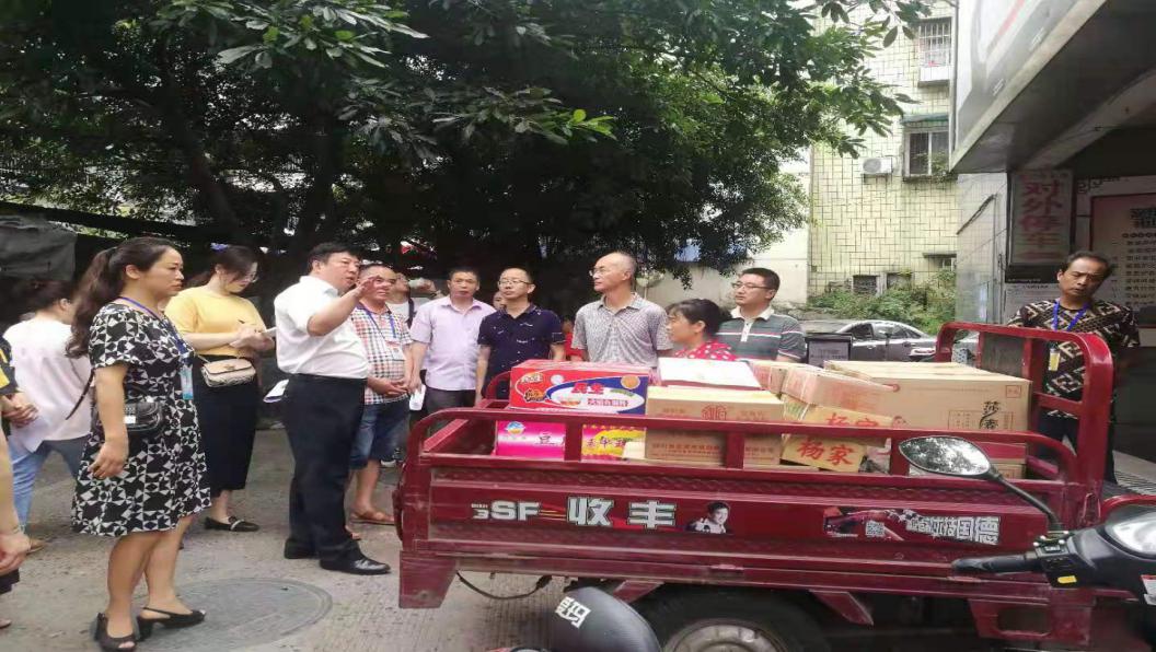 敘州區(qū)政法委書記到金沙農(nóng)貿(mào)市場調(diào)研