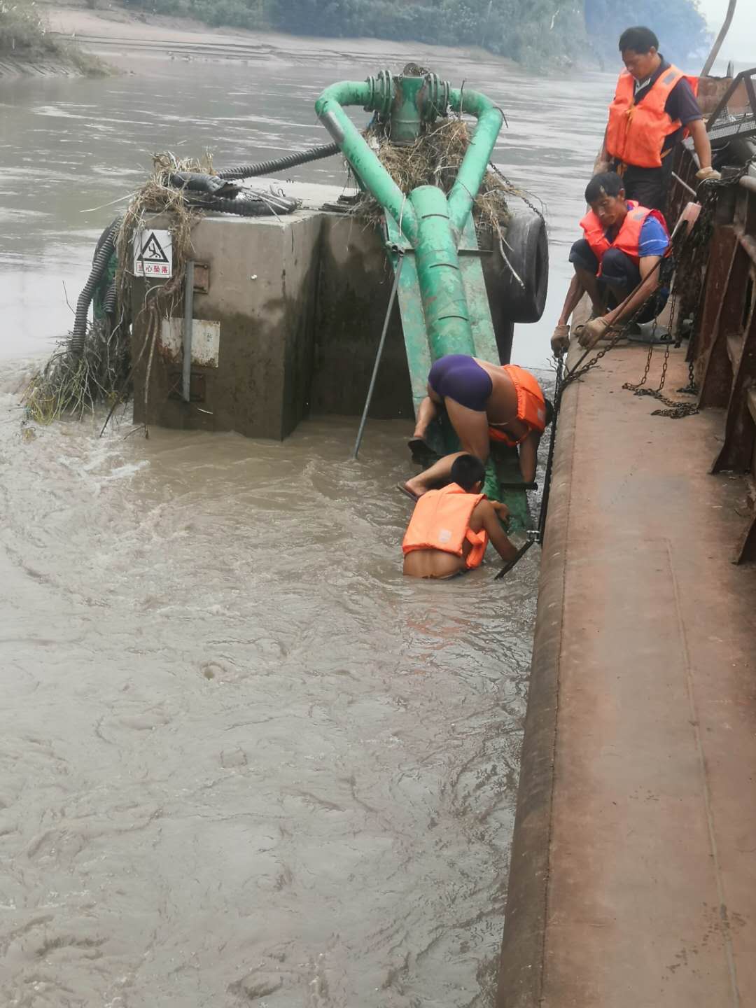 天泉供水公司全面打響災(zāi)后復(fù)產(chǎn)攻堅戰(zhàn)