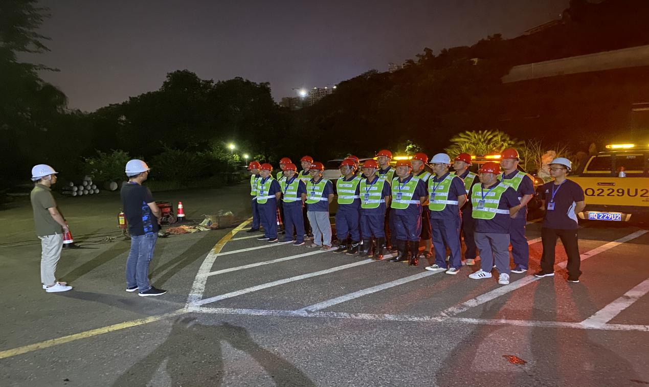 筑牢供水“安全墻”，管網(wǎng)部開展兩江管線 應(yīng)急搶修演練