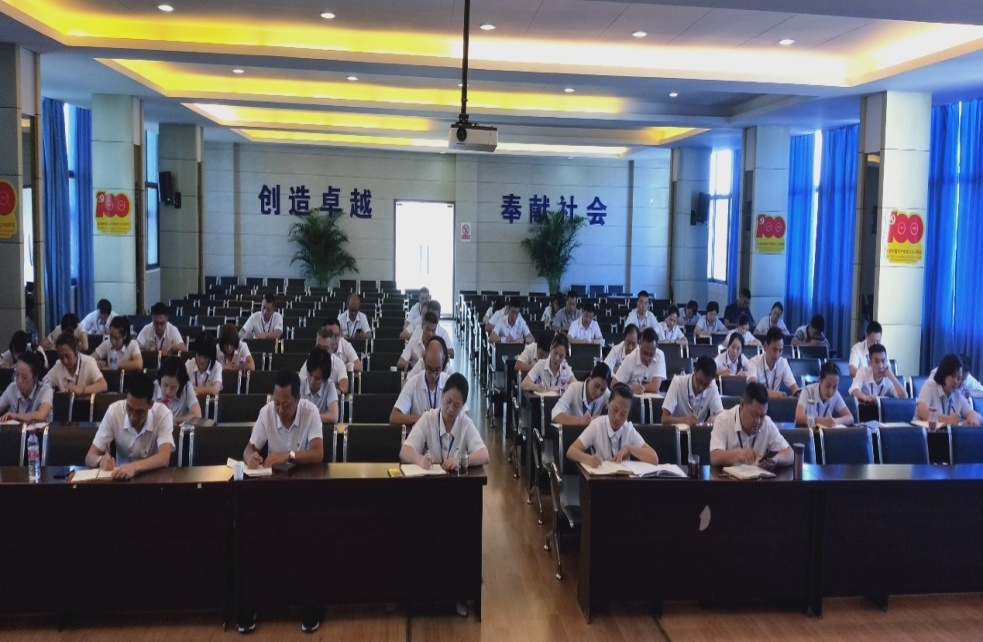 黨委委員、副總經(jīng)理劉林深入基層開(kāi)展黨規(guī)黨紀(jì)宣講暨廉潔黨課輔導(dǎo)