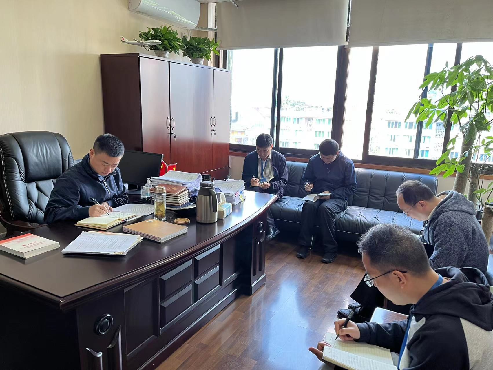 樹(shù)廉潔之心，行廉潔之事，做廉潔之人