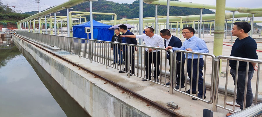 清源水務(wù)公司黨委書記、董事長周燕賓到高新產(chǎn)業(yè)園第二污水處理廠調(diào)研