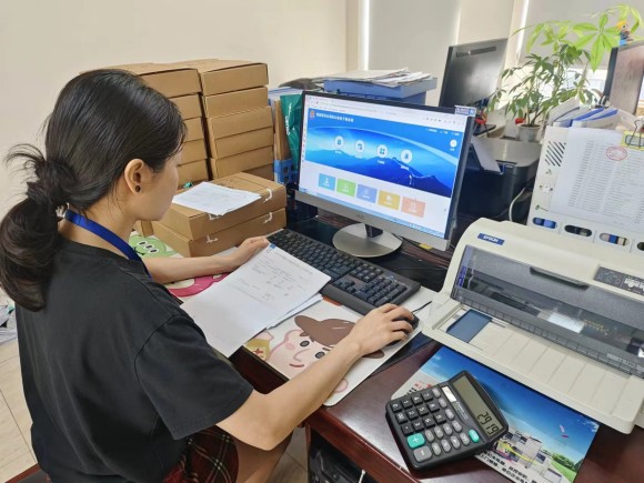 聚焦企業(yè)“需求側(cè)” 助力營(yíng)商環(huán)境再升級(jí) ——臨港公司開(kāi)展水費(fèi)增值稅發(fā)票全流程電子化工作