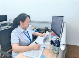 《榜樣在身邊》系列報(bào)道——杜莉、何振南 扎根基層踐初心 恪盡職守顯擔(dān)當(dāng)