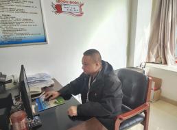 《榜樣在身邊》系列報道——莫正平、梁元 恒心堅守鑄典范，砥礪前行綻光芒