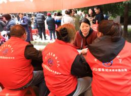 黨建引領新模式  移動辦公進小區(qū)