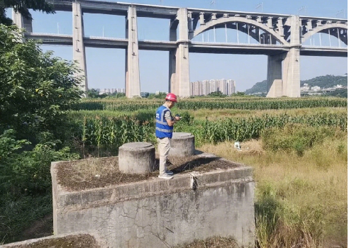 清源水務(wù)公司開展2025年夏季沿江輸水管道專項(xiàng)巡檢維護(hù)工作