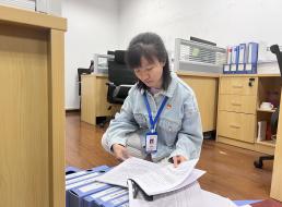 《榜樣在身邊》系列報道——優(yōu)秀黨務(wù)工作者③楊佳欣：微光成炬，書寫青春擔(dān)當(dāng)